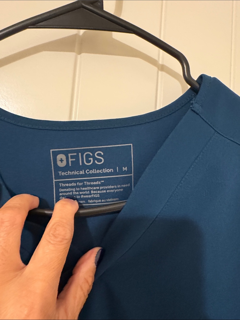 Figs Men’s Deep Teal V-Neck Scrub Top - Picture 2 of 3